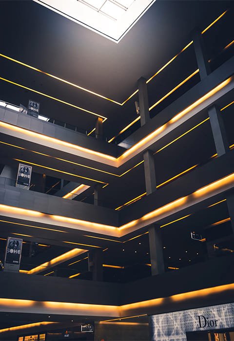 نظافة وضيافة لمطار محلي