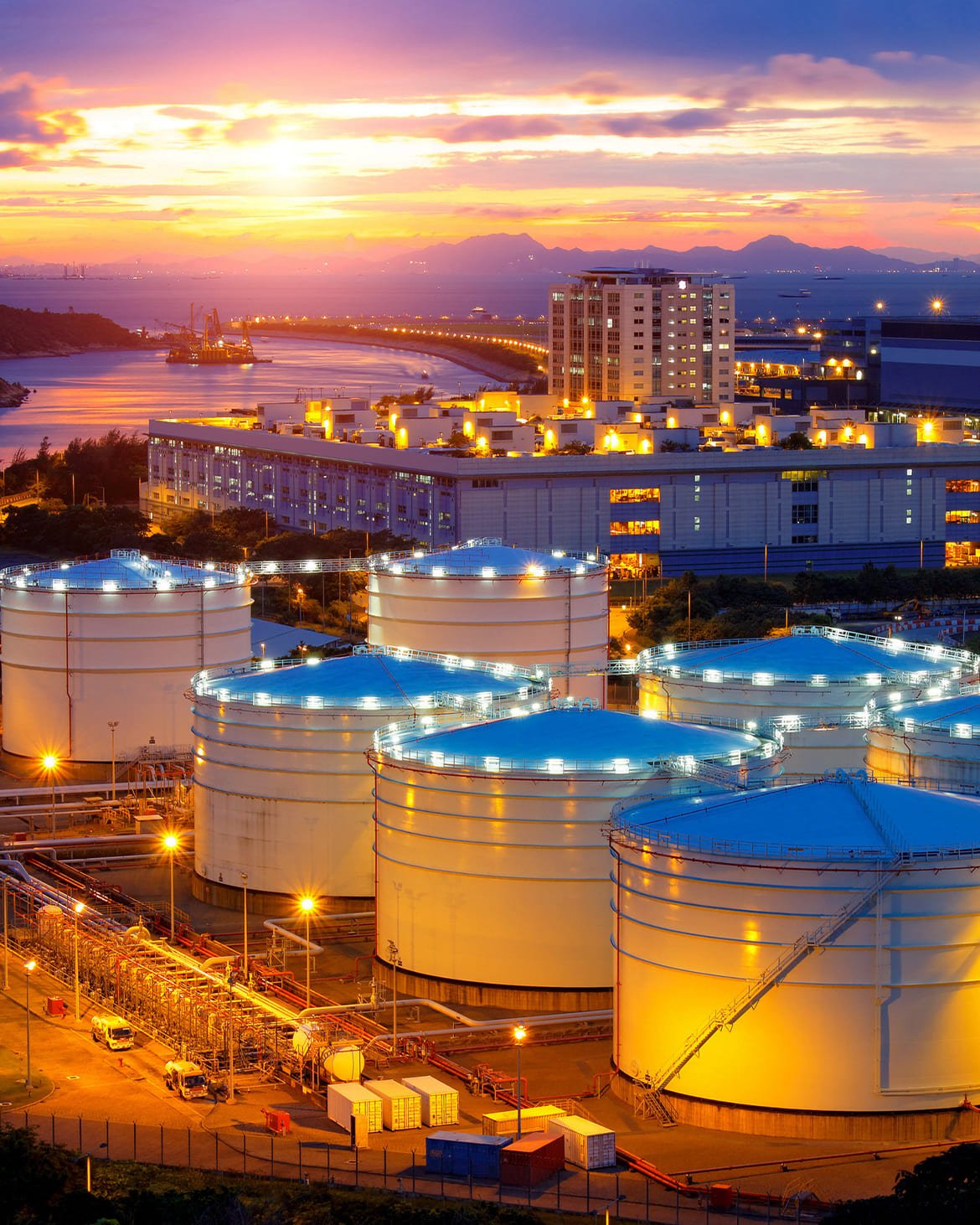 مشروع إنشاء مجمع سكني للموظفين