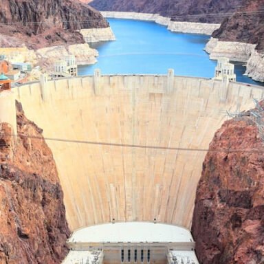 إدارة وتشغيل مجمع تجاري